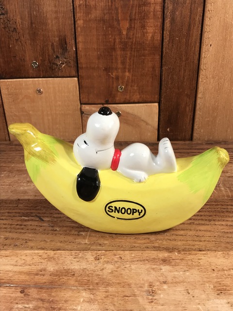 Vintage Peanuts Snoopy “Sleep On The Banana” Coin Bank (1)