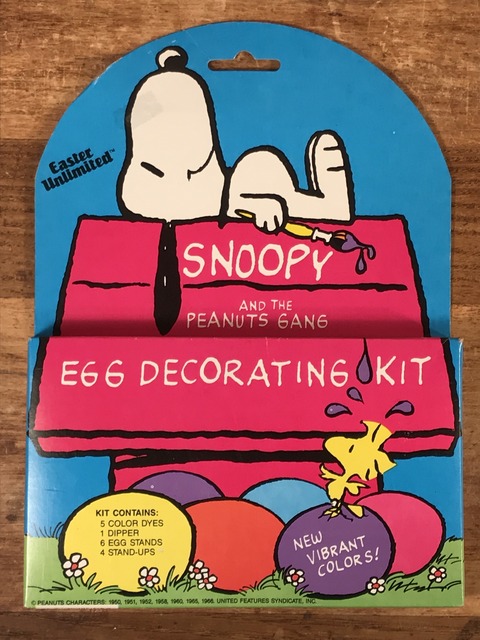Vintage Snoopy And The Peanuts Gang Egg Decorating Kit (1)