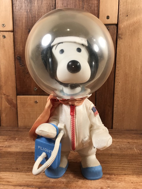 Vintage Peanuts Snoopy “Astoronaut” Pocket Doll Figure (1)