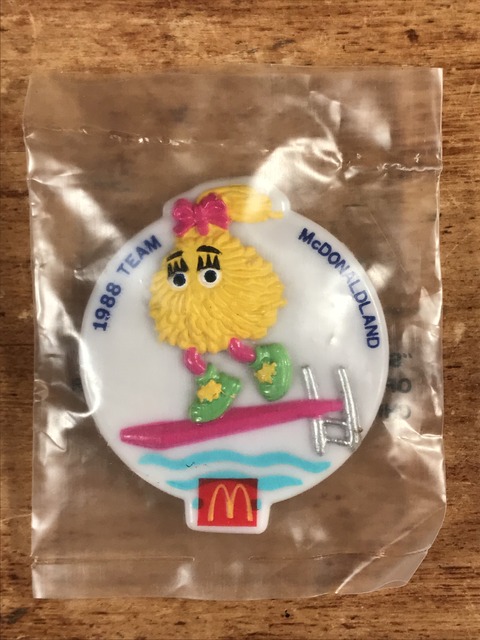 Vintage McDonaldland “Fry Kid” Olympic Team Clip Badge (1)