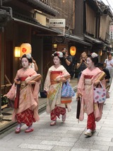 京都五花街の1つ宮川町で舞子さんに遭遇 7/29