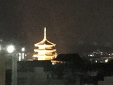 東寺五重塔. 夜はライトアップされる
