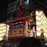 夜の宵山前祭り(長刀鉾)