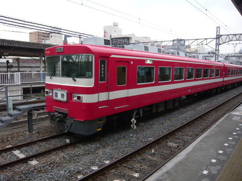2018年3月撮影、春日部駅にて1819編成