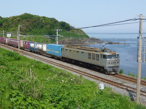2018年5月撮影、EF510とコンテナ貨車