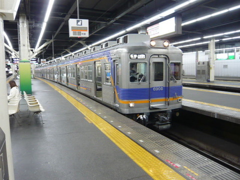 2019年2月撮影、難波駅にて南海6000系