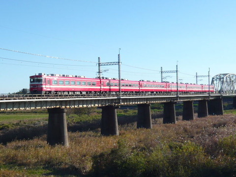 2011年12月撮影、野田線南桜井ー川間間1819編成