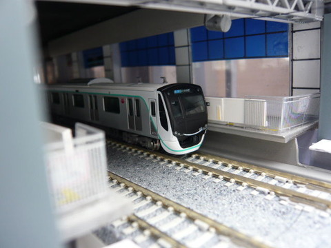 青藻台駅Aボードと東急2020系その1