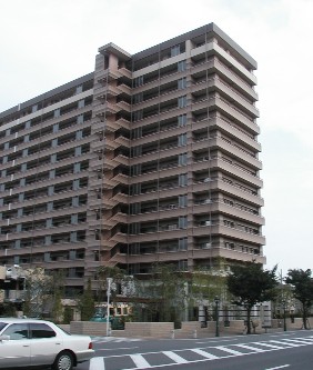 ���إޥ󥷥��High-rise Apartment
