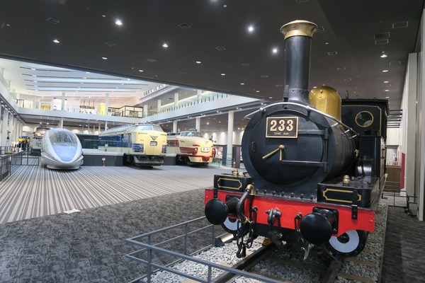 JR西日本、京都博物館に収蔵の233号機関車が国の需要文化財に指定！
