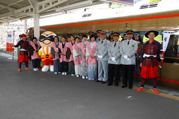 東武鉄道、特別塗装列車「日光詣スペーシア」の出発式を浅草駅にて開催！