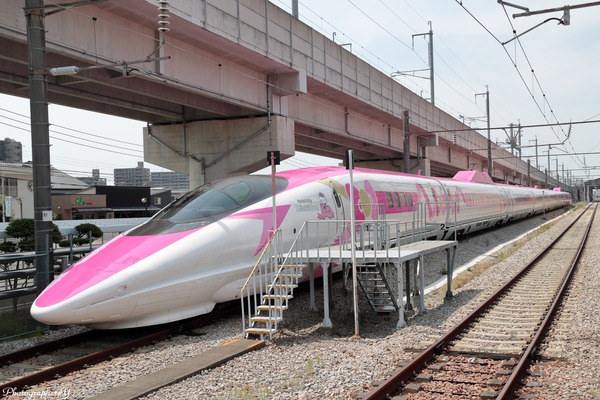 JR西日本、ハローキティ新幹線1号車に12月29日から福岡県地域限定のハローキティが登場