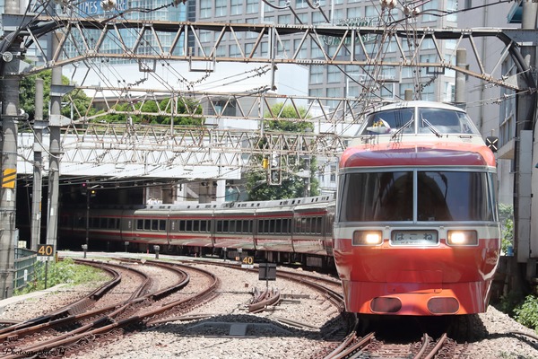 小田急電鉄、特急ロマンスカー・LSE 7000形が10月13日をもって引退