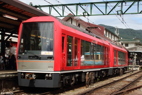 箱根登山鉄道、11月の紅葉シーズンに臨時旅客列車を運転！