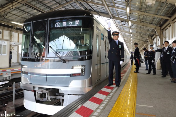 【フォトレポート】東京メトロ、日比谷線新型車両13000系が3日間限定で特別運行！