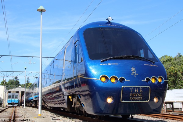 伊豆急行・東京急行電鉄、伊豆観光列車「THE ROYAL EXPRESS」がデンマークの家具ブランド「BoConcept」との共同企画列車を運行