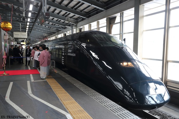 JR東日本、「現美新幹線」運行開始1周年記念出発イベントを開催！
