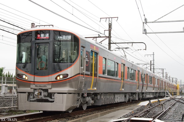 【フォトレポート】JR西日本、初の大阪環状線専用新型車両323系お披露目式典を開催、報道陣に公開！