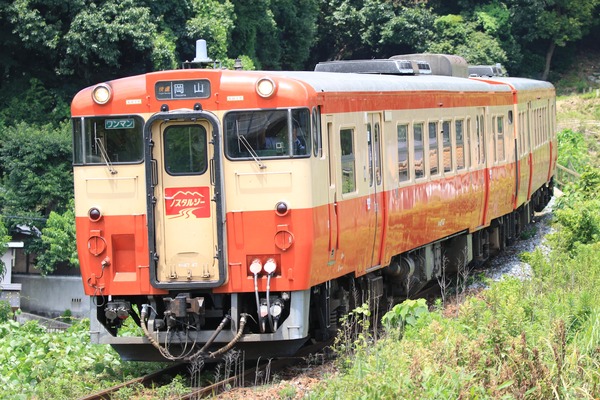 JR西日本、ノスタルジートレインで巡るこだわりのおかやま旅シリーズ「姫新線　雛（ひな）まつり列車」を運転
