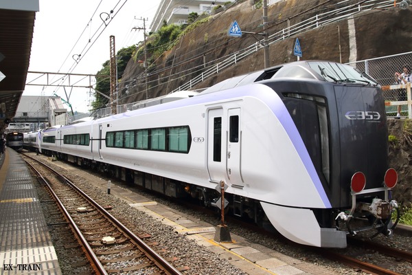 JR東日本中央本線・篠ノ井線新型特急「E353系」が落成　松本へ向けて甲種輸送