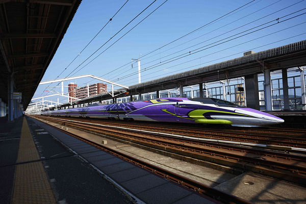 JR西日本、エヴァンゲリオン新幹線「500 TYPE EVA」運行期間を延長　「渚カヲル」が車内自動放送に登場