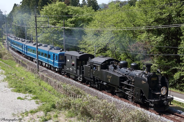 東武鉄道、SL大樹けん引機関車が特別装飾を実施