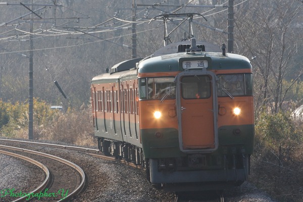 JR東日本、115系車両をハロウィン仕様に車内ラッピングした列車を運転！