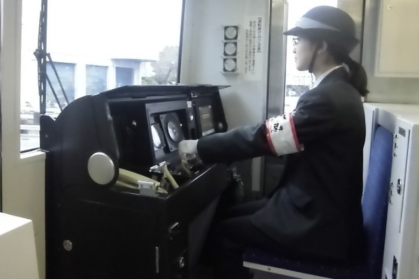 横浜シーサイドライン、シーサイドラインに初の女性運転士誕生！