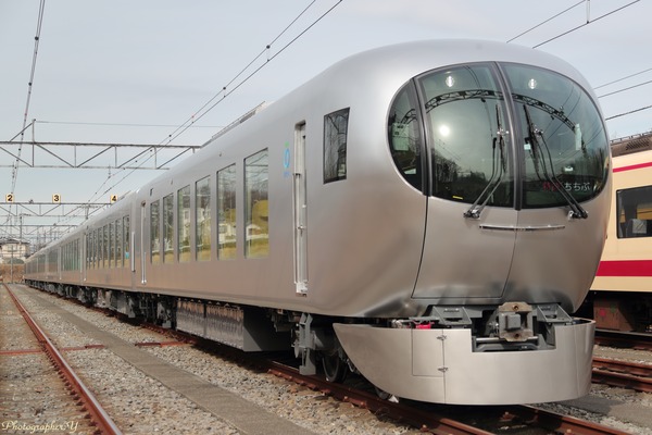 【フォトレポート】西武鉄道、新型特急車両001系「Laview（ラビュー）」を報道陣に公開　試乗会も実施