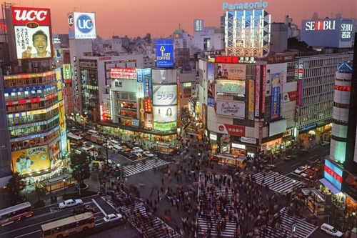 japan-tokyo-aerial-view-of-street-and-crosswalk-in-shinjuku