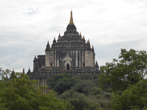 タビニュイ寺院