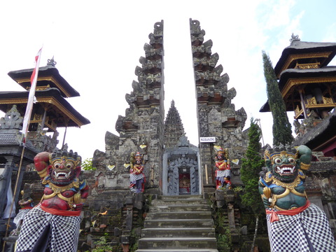バトゥール寺院