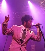 ピンクのスーツが似合うのは俺だぜ！ : Wooden Spoon