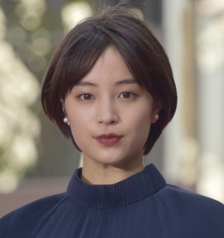 芸能】広瀬すず、ミニスカ+ニーハイで「狙い撃ち!」新CM公開