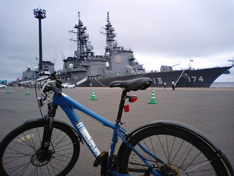 午後は、護衛艦さざなみ、きり ...