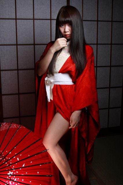 Miki Red in the dark_0002