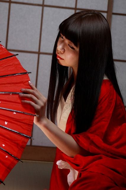 Miki Red in the dark_0001