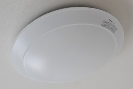 LEDシーリングライトのカバーの取り付け