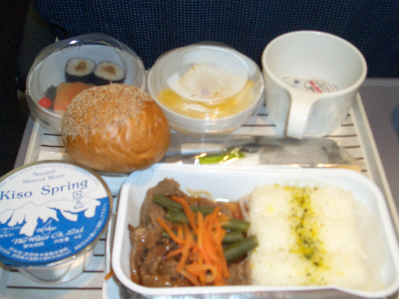 機内食シリーズ スカンジナビア航空とｔａｐポルトガル航空 食卓の備忘録