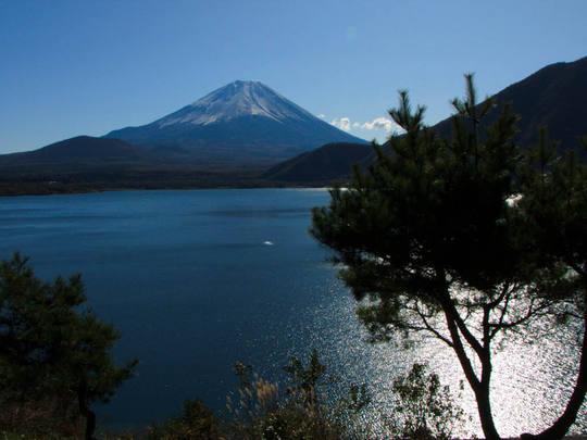 本栖湖からの富士山-9