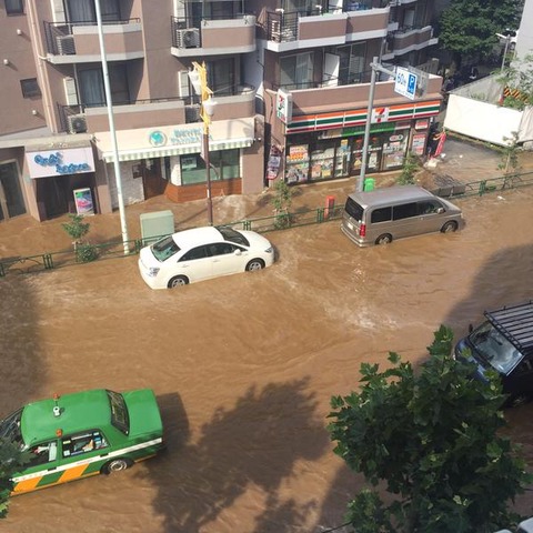 CG4GaDIU8AEjGx-
