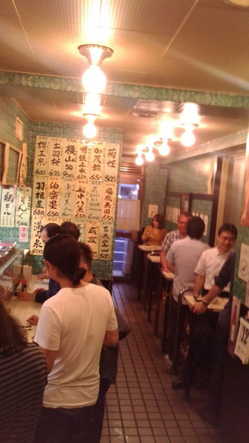 (2)店内とメニュー
