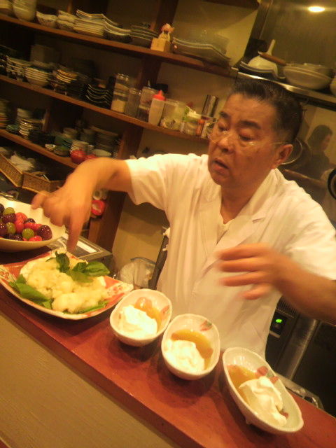 (7)料理中の宇賀さん