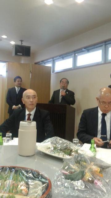 (4)総会開会前に山崎前会長から水口さん紹介
