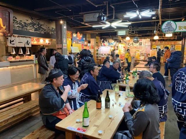写真15 ワイワイ宴席
