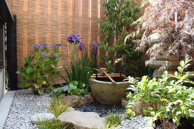 japanese gardens small spaces and spaces on pinterest japanese gardens small spaces and spaces on pinterest