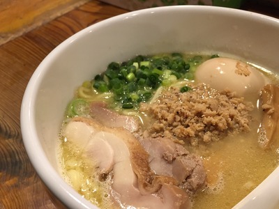 池袋 鶏の穴 ラーメン