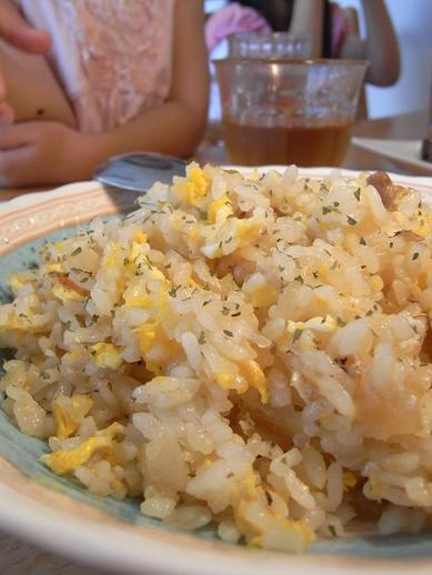 エスニックごはんの油でいためたチャーハンb