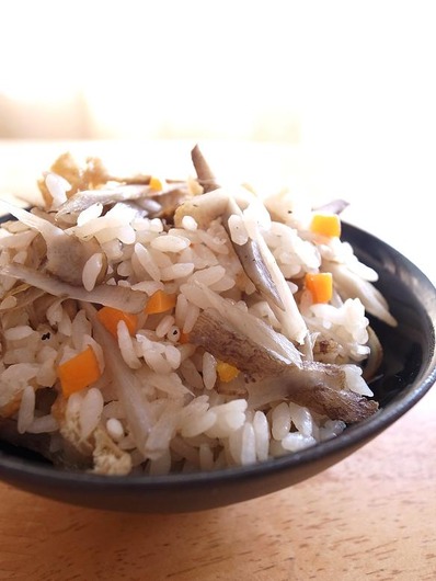 三沢ごぼうの炊き込みごはん (2)b