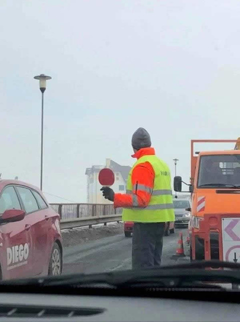 Traffic guidance person